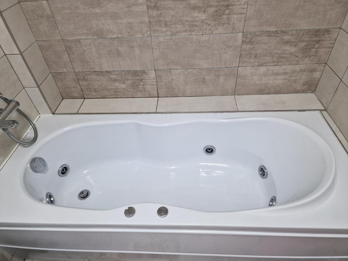 Apartament Rezidential スチャヴァ エクステリア 写真